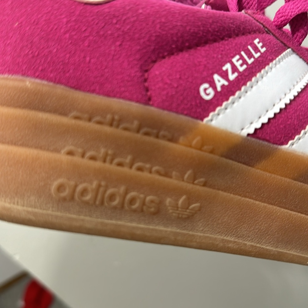 Shoes - Picture 3 of 8